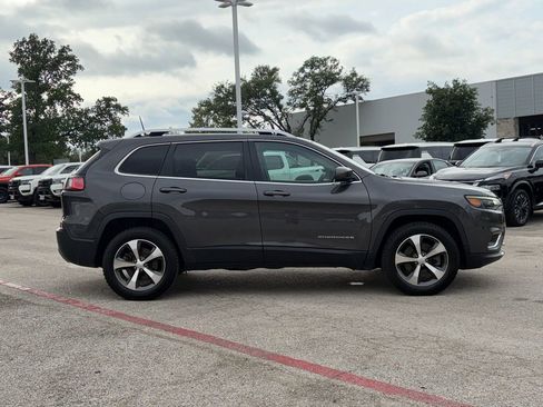 Used 2021 Jeep Cherokee Limited w/ Elite Package AWD/4WD image 4