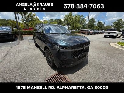New 2025 Lincoln Navigator Reserve w/ Jet Appearance Package