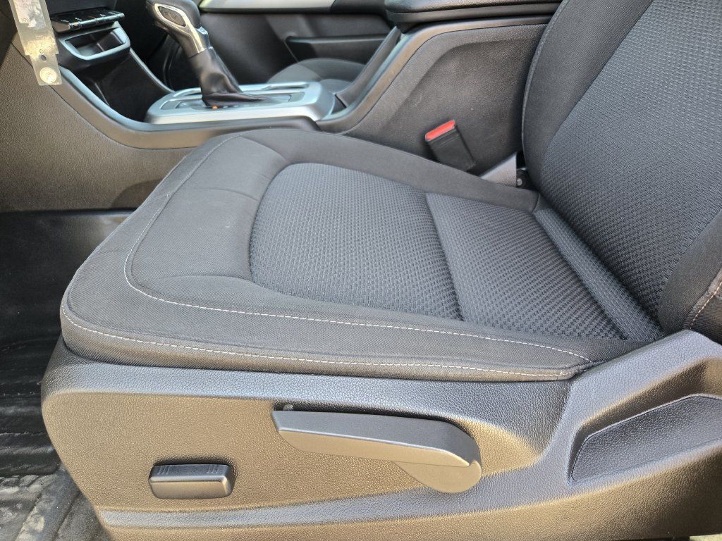 Used 2022 Chevrolet Colorado LT w/ Fleet Safety Package RWD image 24