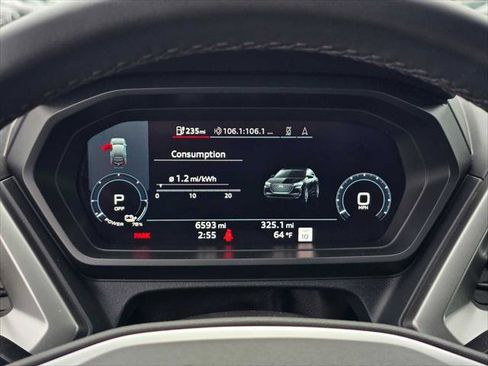 Used 2024 Audi Q4 e-tron Premium Plus image 25