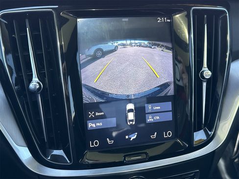 Used 2020 Volvo S60 T6 Momentum image 18