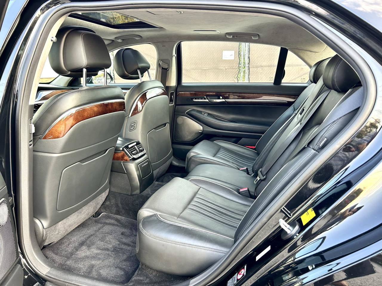 Used 2017 Genesis G90 5.0 Ultimate AWD/4WD image 14