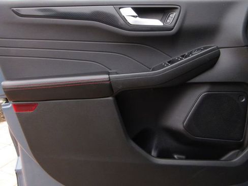 Certified 2024 Ford Escape ST-Line image 9