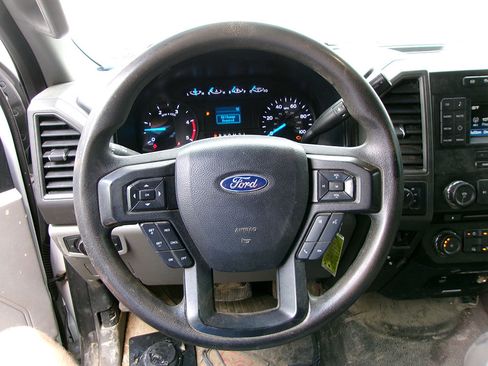 Used 2018 Ford F550 4x4 Regular Cab Super Duty image 25