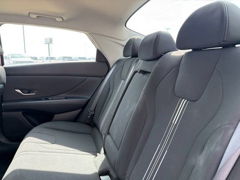 Used 2025 Hyundai Elantra SEL FWD image 14