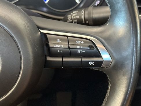 Used 2024 MAZDA MAZDA3 s FWD image 25