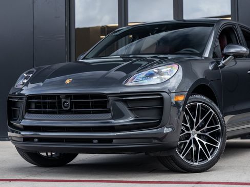 New 2026 Porsche Macan image 7