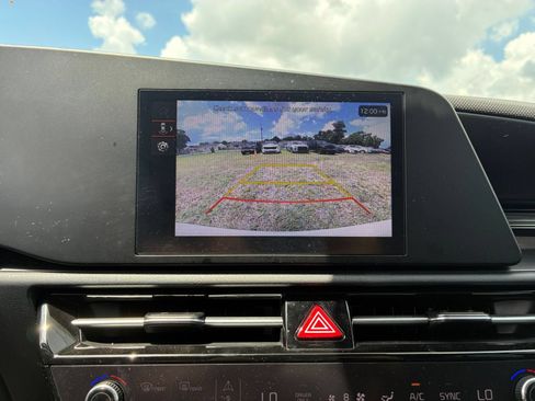 Used 2026 Kia Niro LX FWD image 19