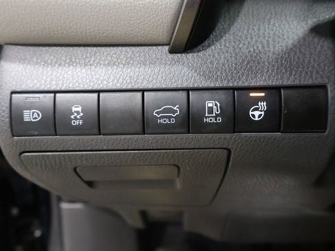 Used 2022 Toyota Camry SE image 31