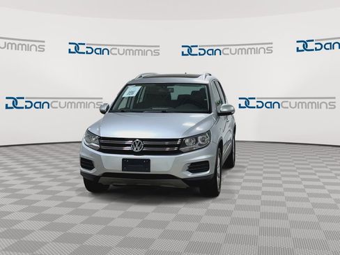 Used 2017 Volkswagen Tiguan Wolfsburg Edition AWD/4WD image 4