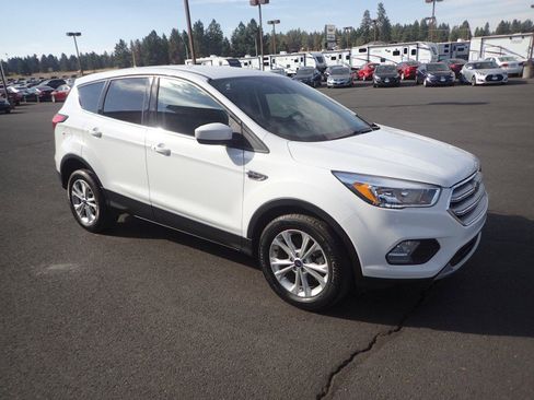 Used 2019 Ford Escape SE image 7