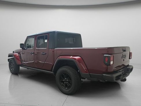 Used 2021 Jeep Gladiator Sport AWD/4WD image 4