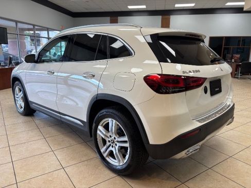 Used 2023 Mercedes-Benz GLA 250 4MATIC w/ Premium Package image 8