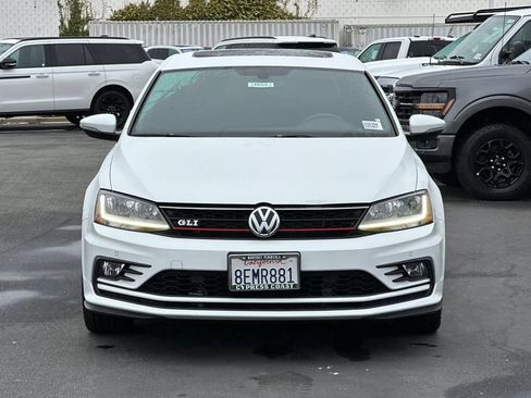 Used 2018 Volkswagen Jetta GLI FWD image 9