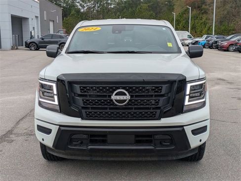 Used 2024 Nissan Titan SV w/ SV Bronze Edition Package image 8