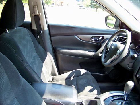 Used 2014 Nissan Rogue SV w/ SV Premium Package image 37