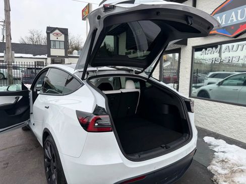 Used 2022 Tesla Model Y Performance image 23