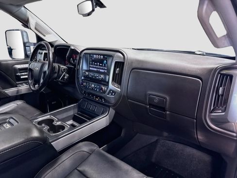 Used 2019 Chevrolet Silverado 2500 LTZ w/ Midnight Edition AWD/4WD image 29