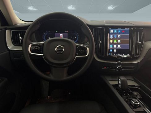 Used 2025 Volvo XC60 B5 Plus image 24
