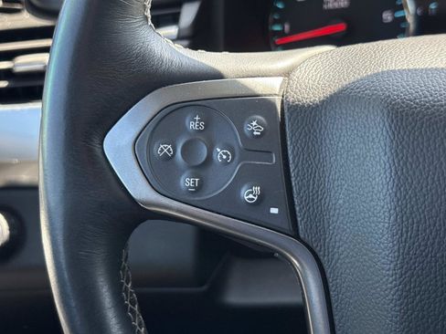 Used 2017 Chevrolet Suburban LT image 19