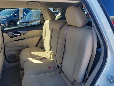 Used 2015 Nissan Rogue SV image 13