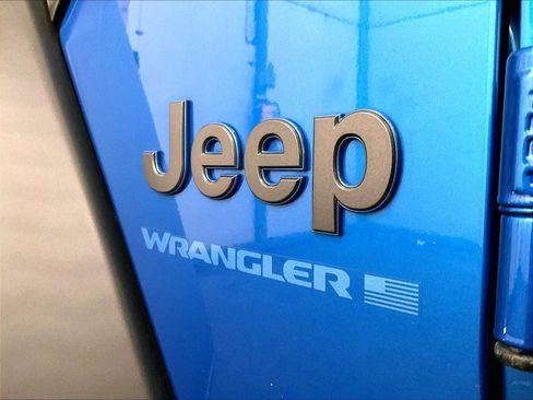 Used 2024 Jeep Wrangler Unlimited AWD/4WD image 13
