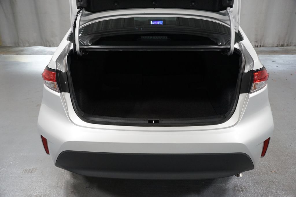 Certified 2026 Toyota Corolla LE FWD image 32