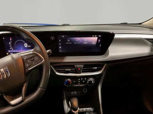 Used 2024 Buick Encore GX Sport Touring FWD image 9