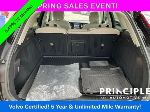 Certified 2023 Volvo XC60 B5 Plus w/ Protection Package Premier AWD/4WD image 29