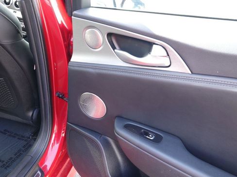 Used 2018 Kia Stinger GT2 image 39