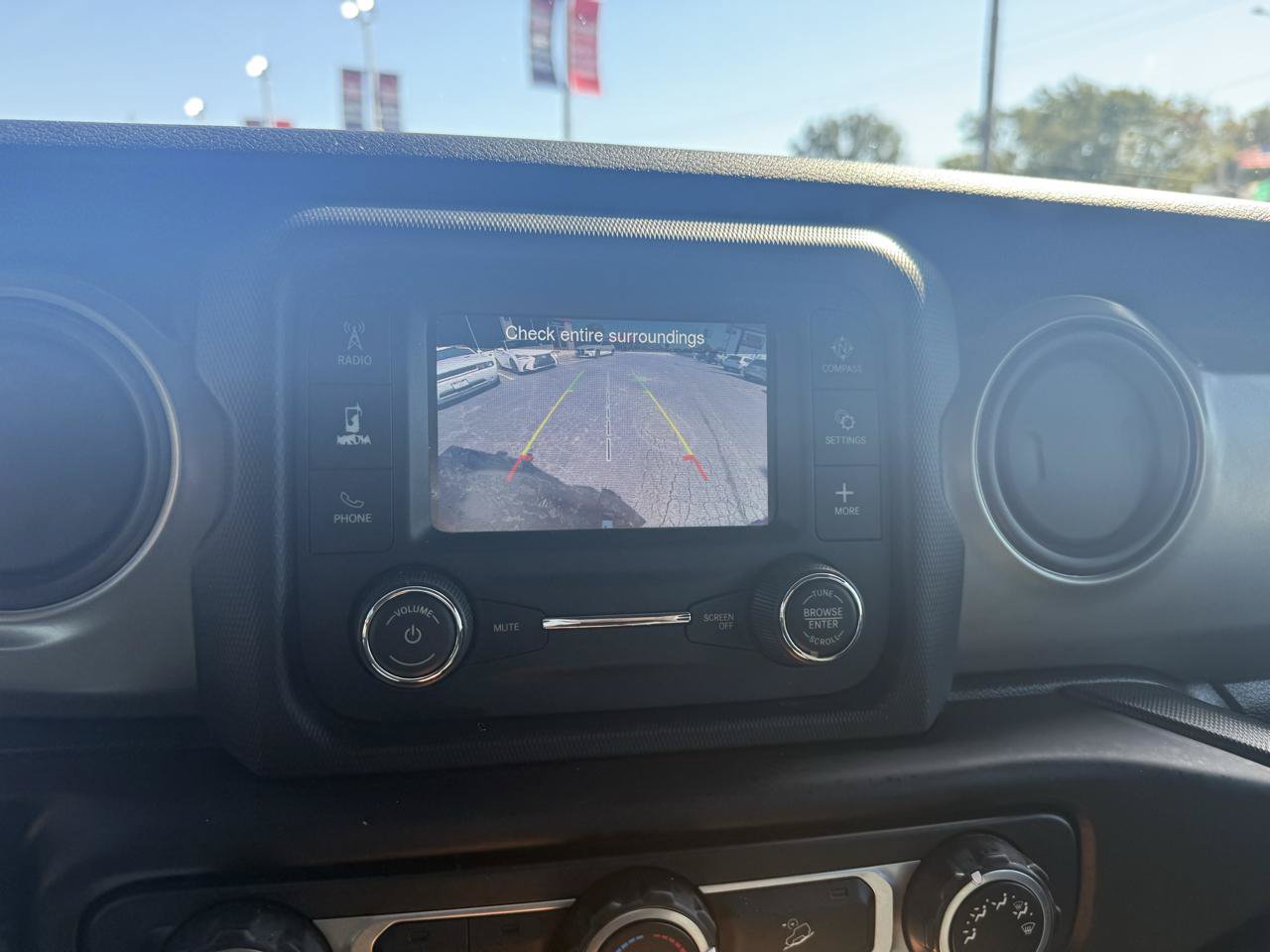 Used 2018 Jeep Wrangler Unlimited Sport AWD/4WD image 16