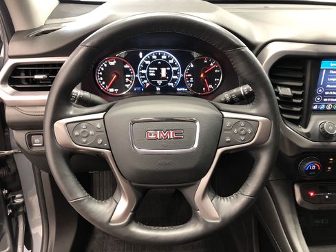 Used 2022 GMC Acadia AT4 w/ Technology Package image 12