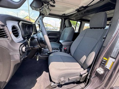 Used 2025 Jeep Wrangler Unlimited Sahara AWD/4WD image 14