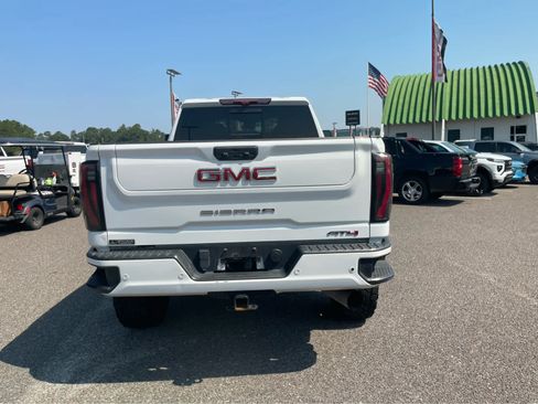 Used 2024 GMC Sierra 2500 AT4 w/ AT4 Premium Plus Package AWD/4WD image 6