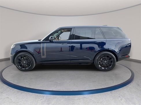Certified 2023 Land Rover Range Rover Long Wheelbase Autobiography image 8