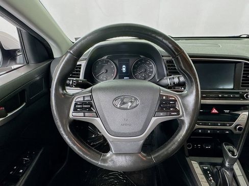 Used 2017 Hyundai Elantra Limited w/ Limited Tech Package 04 FWD image 11