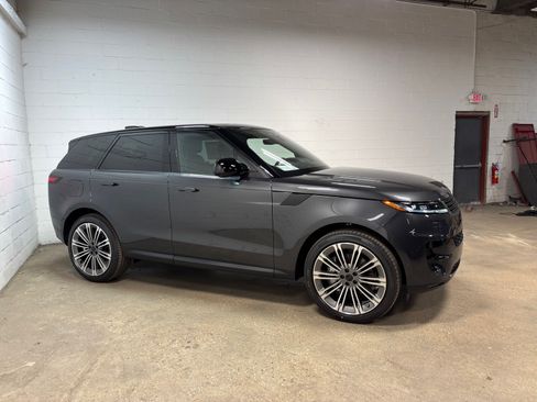 New 2026 Land Rover Range Rover Sport SE AWD/4WD image 5