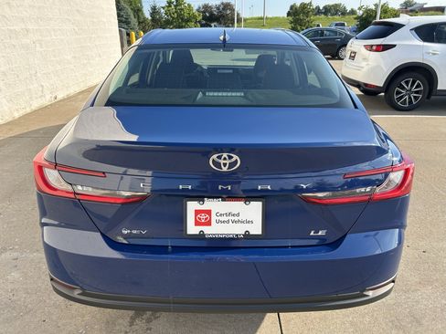 Used 2025 Toyota Camry LE FWD image 5
