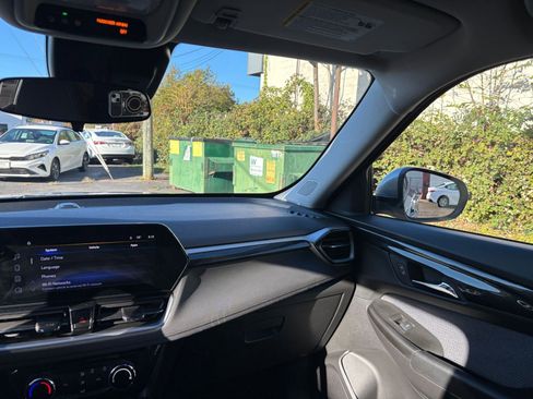 Used 2025 Chevrolet TrailBlazer LT image 33