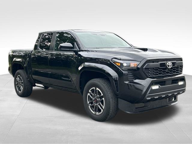 Used 2024 Toyota Tacoma TRD Sport AWD/4WD image 7