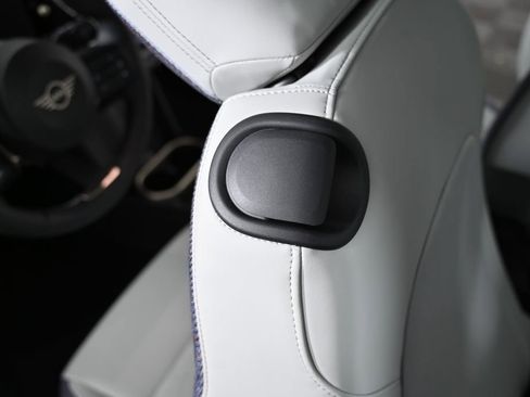 Used 2025 MINI Cooper S image 31