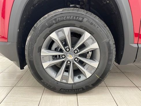 New 2026 Chevrolet Equinox LT w/ Convenience Package II AWD/4WD image 7