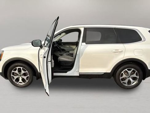 Used 2020 Kia Telluride EX image 12