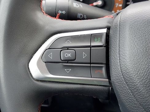 Used 2023 Jeep Compass Trailhawk w/ Trailhawk Convenience Group AWD/4WD image 9