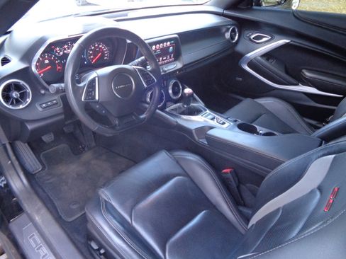 Used 2017 Chevrolet Camaro SS image 5