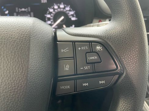 Used 2025 Toyota Sienna LE image 11