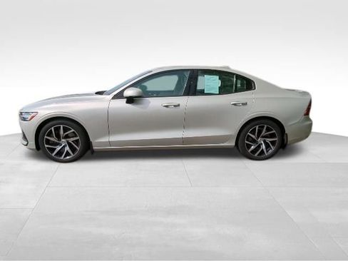 Used 2019 Volvo S60 T6 Momentum w/ Premium Package AWD/4WD image 3