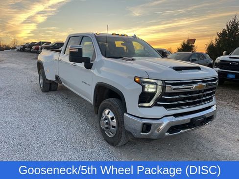 Used 2024 Chevrolet Silverado 3500 LTZ w/ LTZ Plus Package image 2