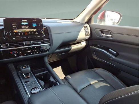 Used 2024 Nissan Pathfinder SL w/ Cargo Package AWD/4WD image 21