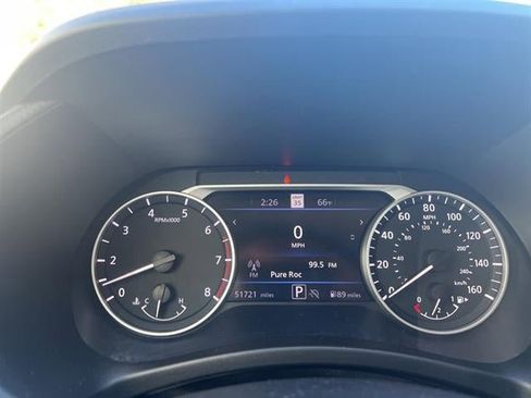 Used 2024 Nissan Sentra SV FWD image 2